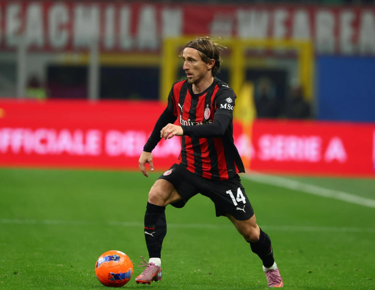 AC米兰鏖战罗马，莫德里奇关键制胜