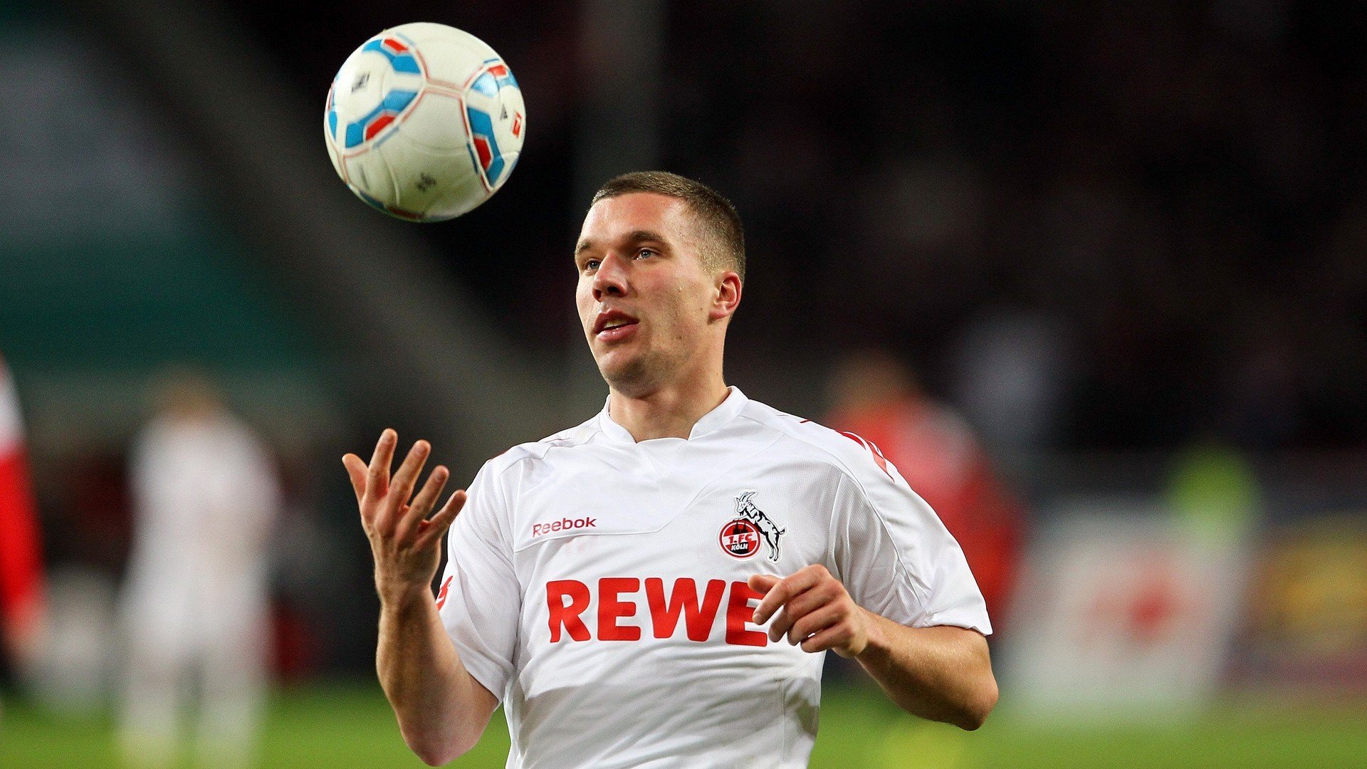 篮网巅峰对决力克活塞，哈利伯顿在年度焦点之战接管比赛