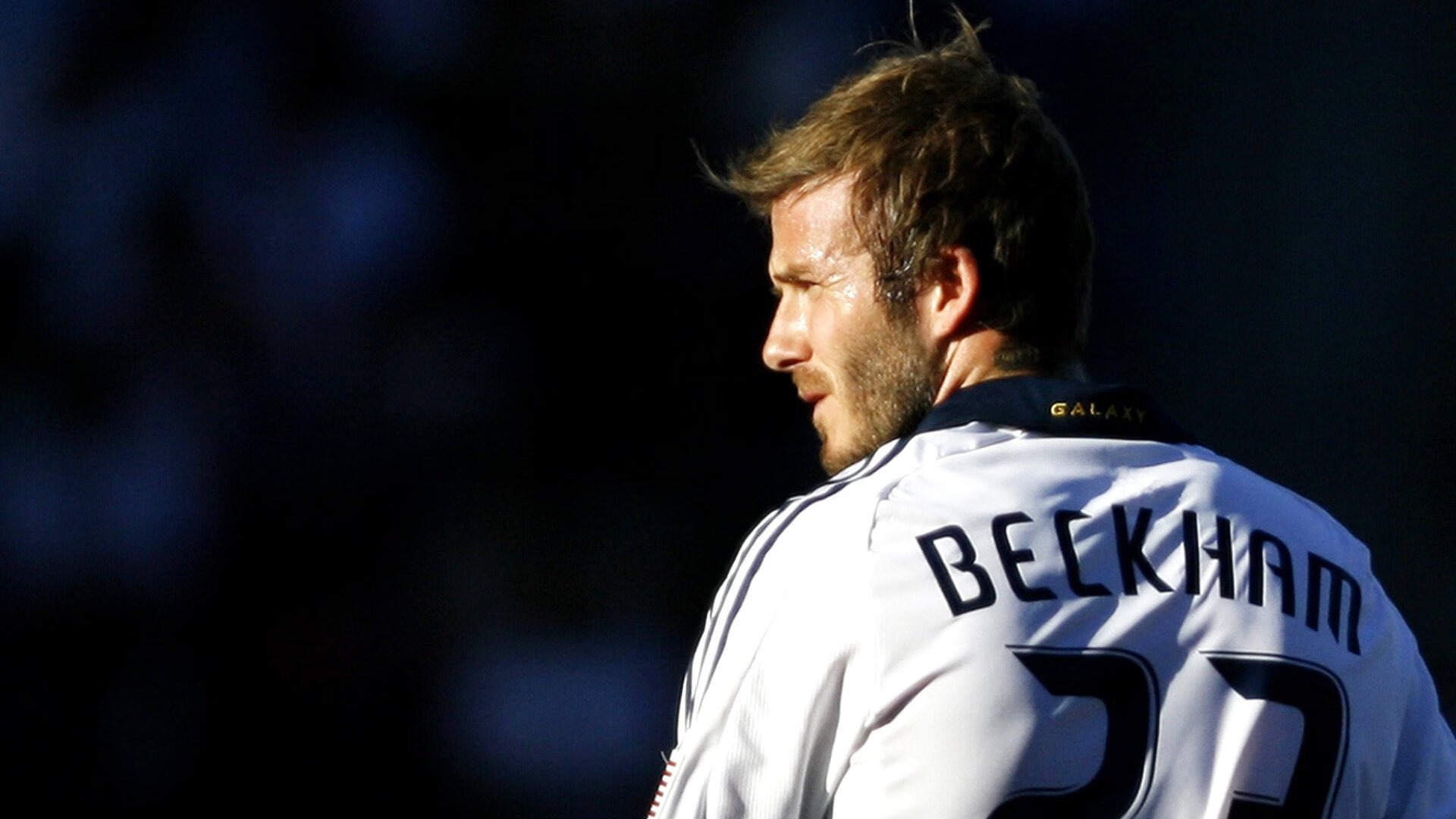 绝境中的双重奏，伊拉克生死战突围，奥斯梅恩于压力中绽放