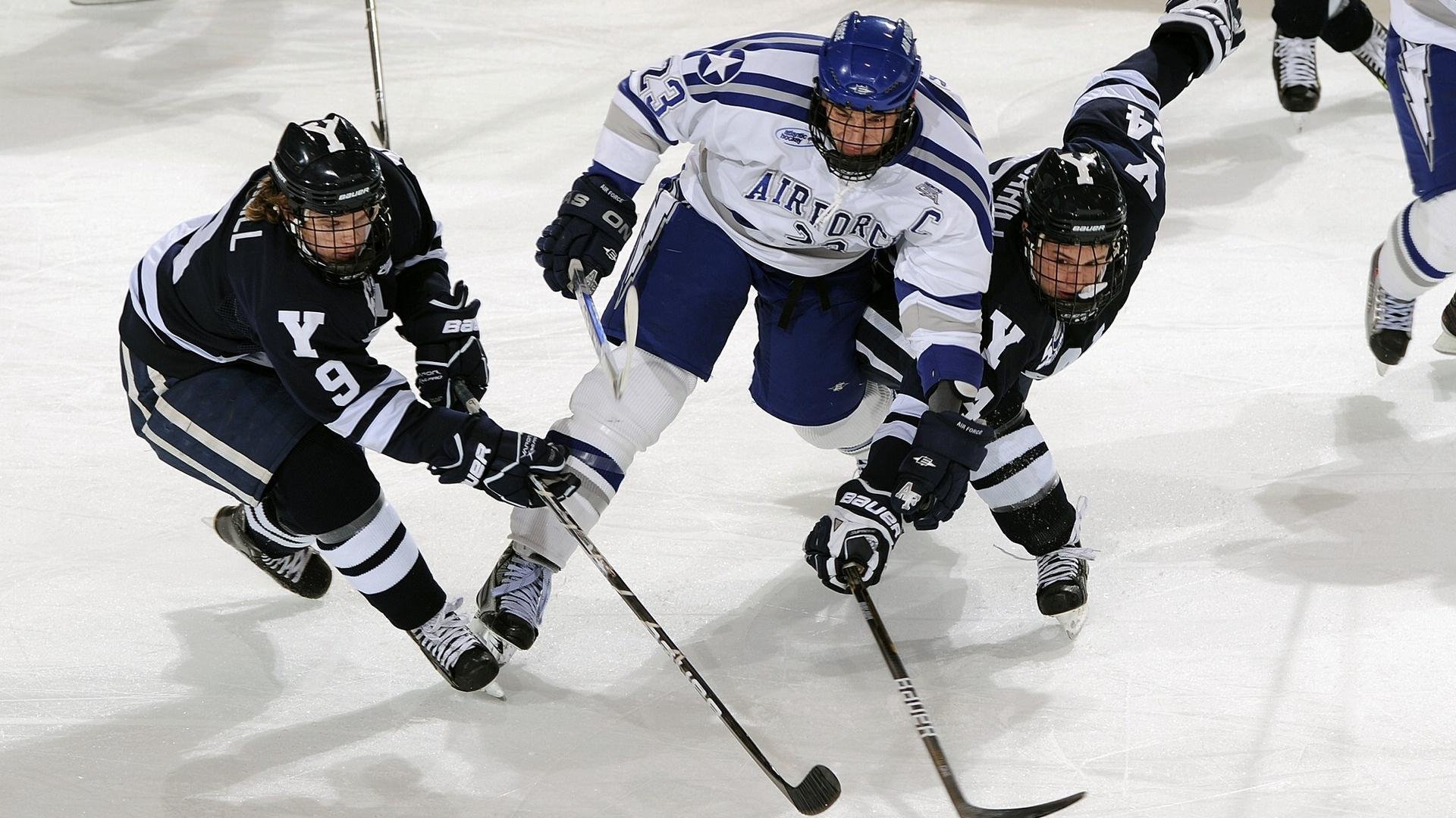 库里关键三分锁定胜局，湖人窒息防守令奇才窒息