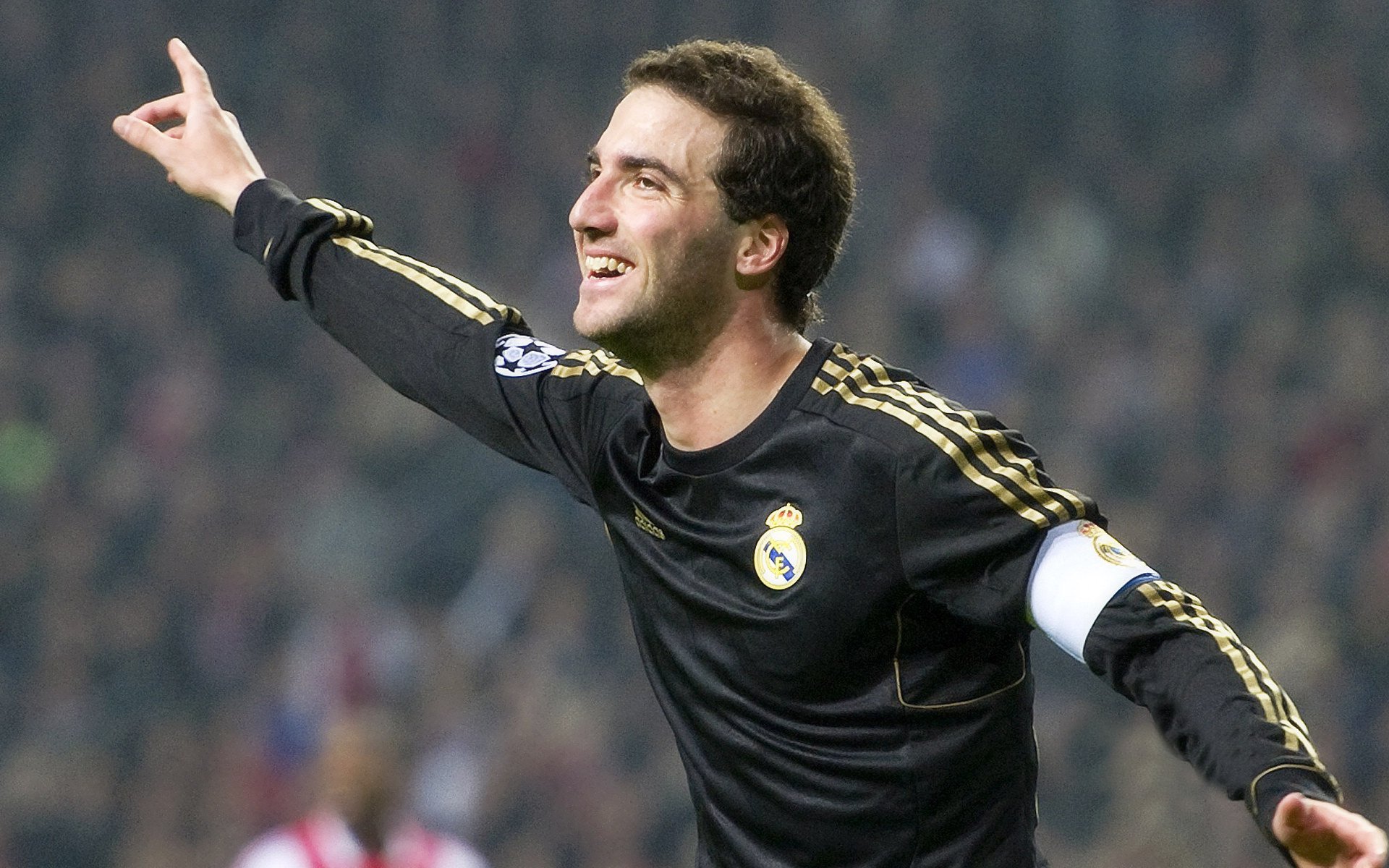 骑士对阵辽宁队，班凯罗展现巨星价值